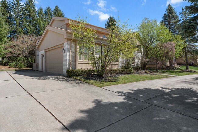 Foto del edificio - 6739 Arlington Dr