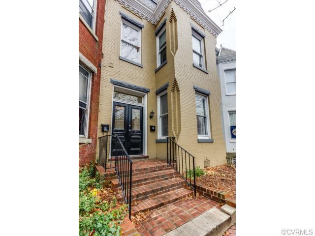 Front of the building - 1321 Floyd Ave Apartments