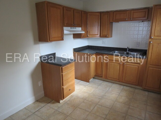 Building Photo - new rental in holly hill subdivision