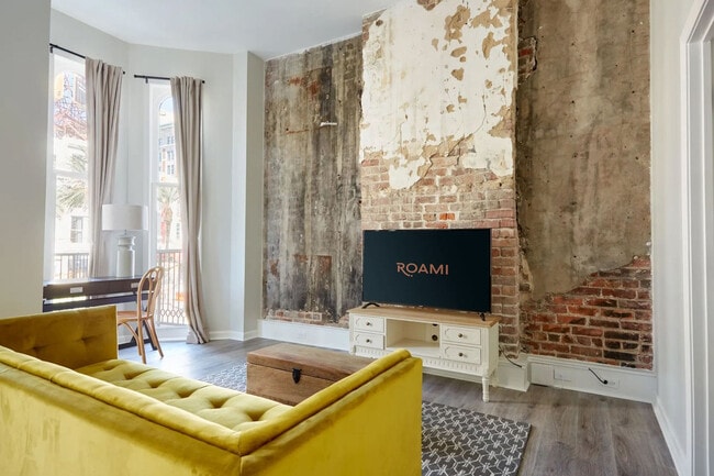 Building Photo - 1016 Canal St