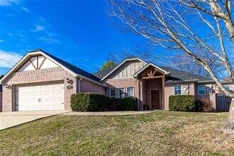 Building Photo - 741 Venice St