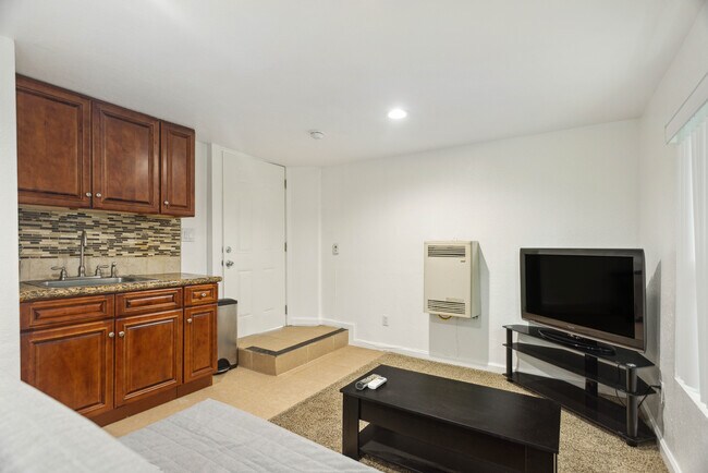 Foto del edificio - 1238 S Mullen Ave