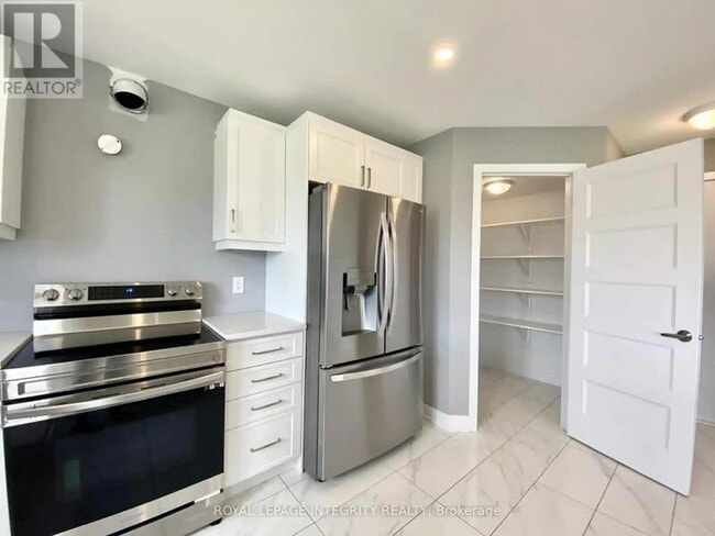 Building Photo - 187 Hybrid St