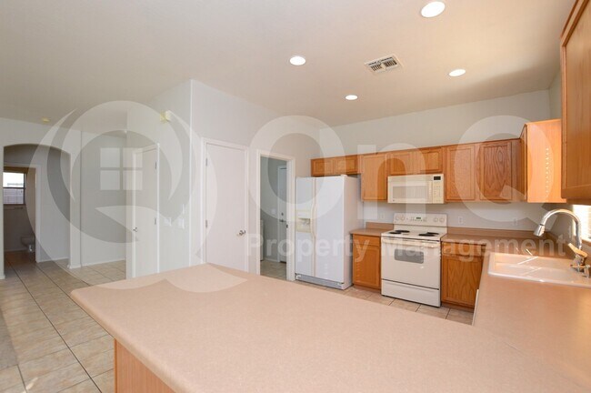 Foto del edificio - 2848 E Superior Rd