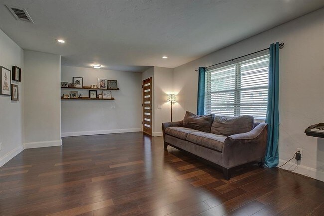 Building Photo - 11201 Cotillion Dr