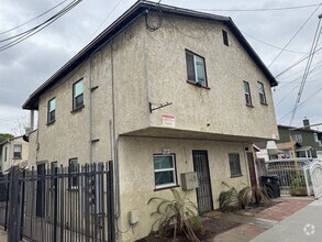 Building Photo - 14 W Pleasant St