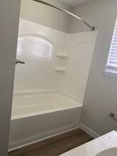 Bathroom - Oaks at Florence