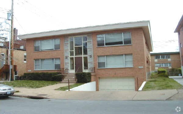 Building Photo - 610 Forest
