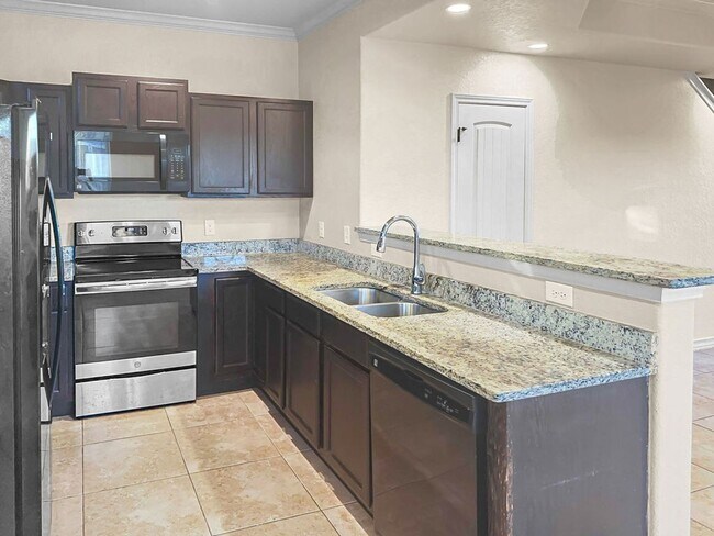 Foto del edificio - 3 Bedrs 2.5 baths