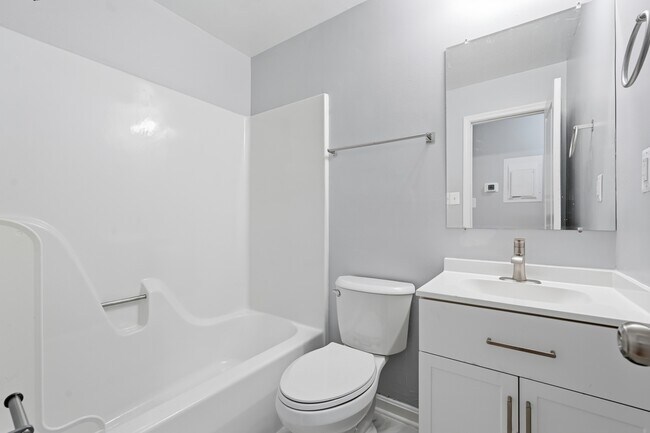 Building Photo - 4804 Calvert Rd