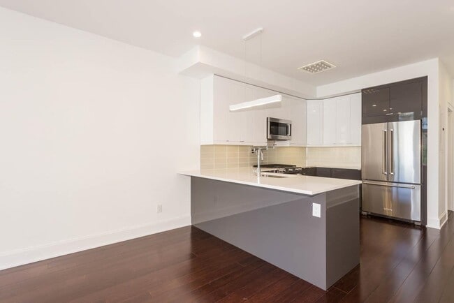 Building Photo - 129 Brunswick St
