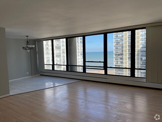 High Ceiling Apartments In Historic Building photo