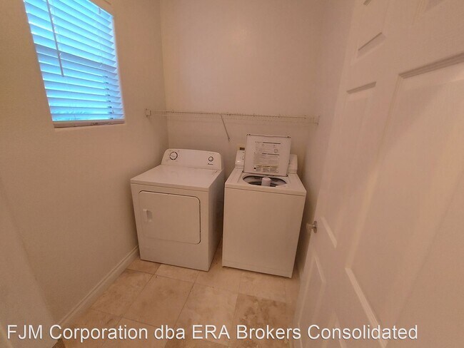 Building Photo - 3 br, 2 bath House - 2556 Orangeglory