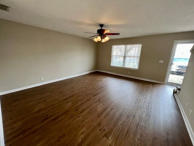 Foto del edificio - 417 Shoshone Pl