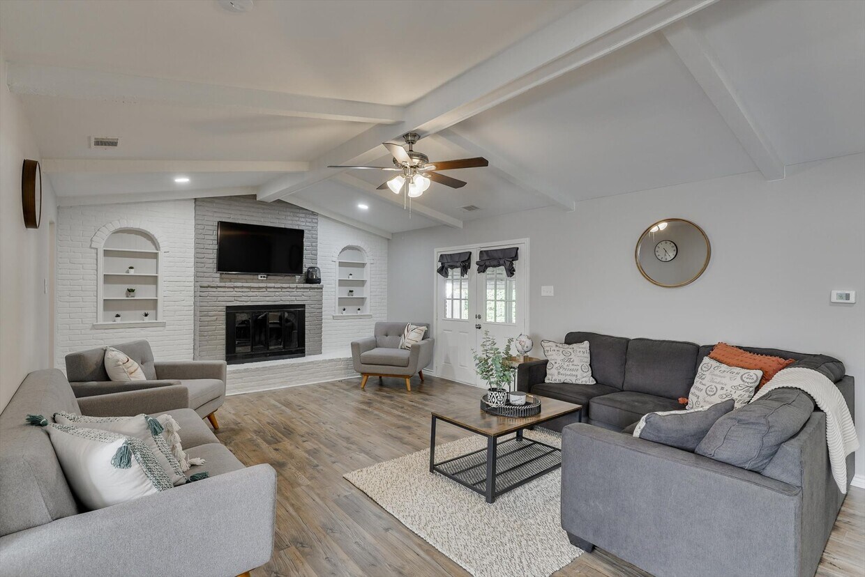 Foto principal - 5825 Hillcroft St