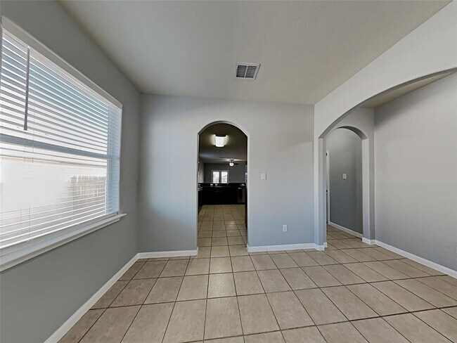Building Photo - 417 Sapphire Ln