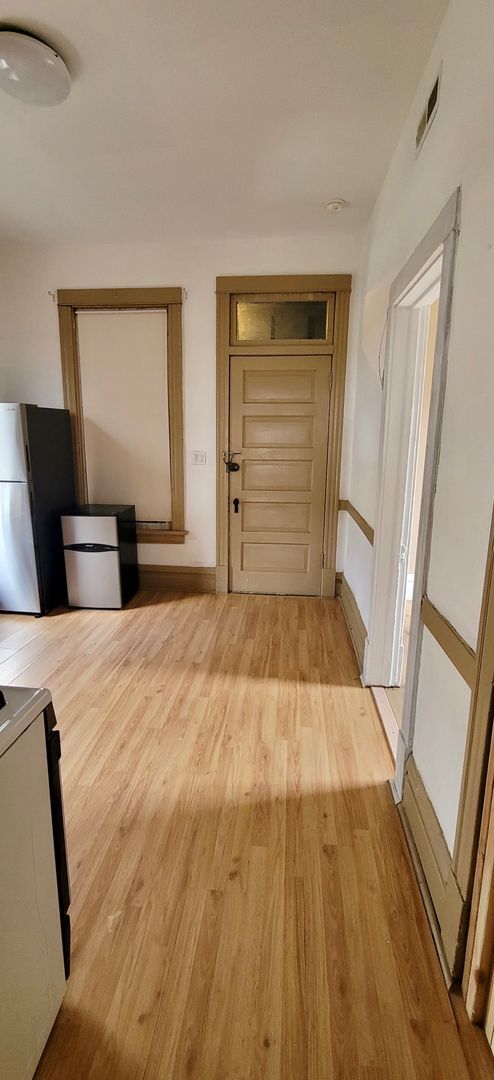 Foto del edificio - 2155 N Kilbourn Ave