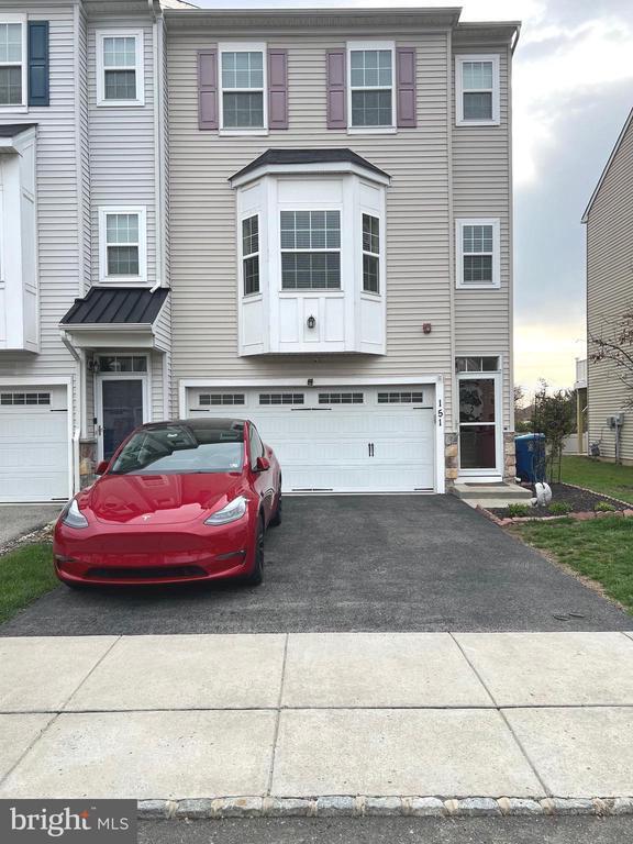 Foto principal - 151 Mercer Ct