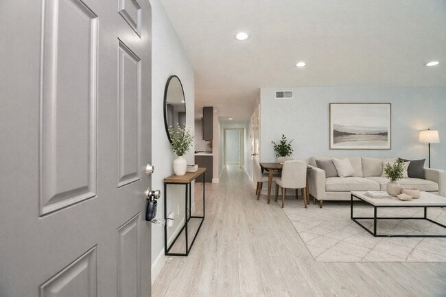 Photo - 12633 Memorial Dr Apartment