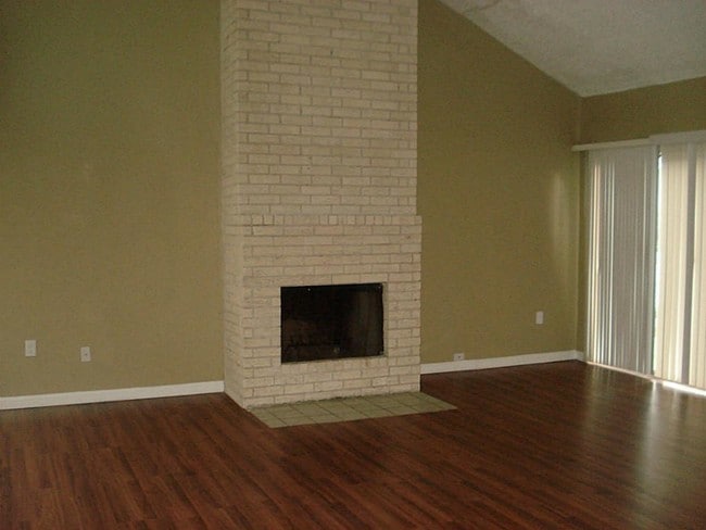 Building Photo - 11280 Braes Forest Dr