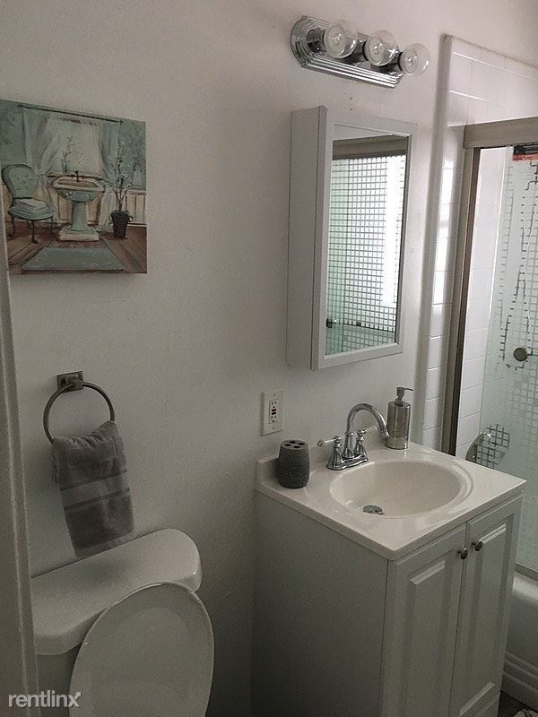 Foto del edificio - 5547 Hazeltine Ave