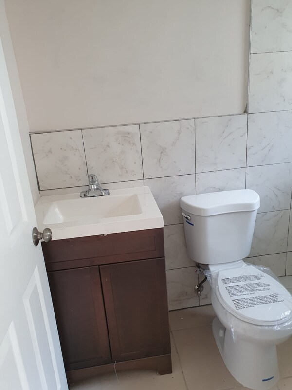Foto del edificio - 8321 NE Miami Ct