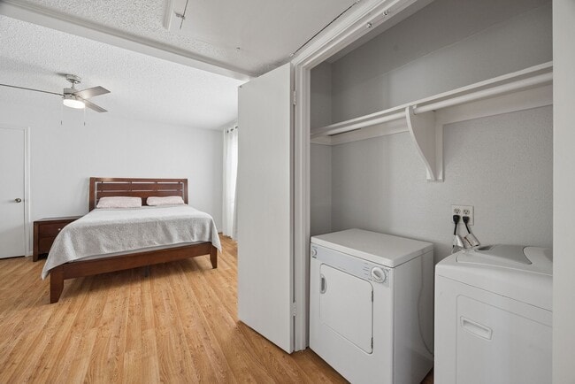 Foto del edificio - 6456 Bayou Glen Rd