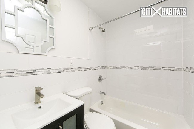 Foto del edificio - 406 Tompkins Ave