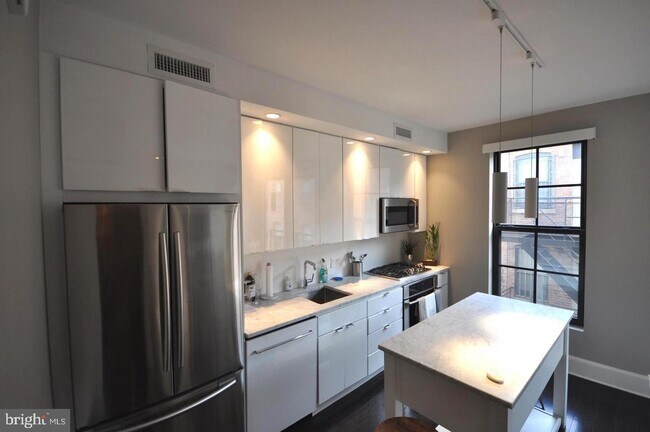 Foto del edificio - 1011 M St NW