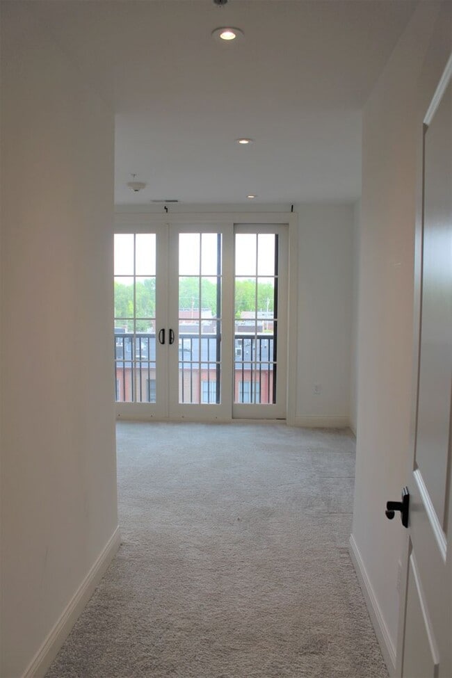 Interior Photo - Hubbard Park Place