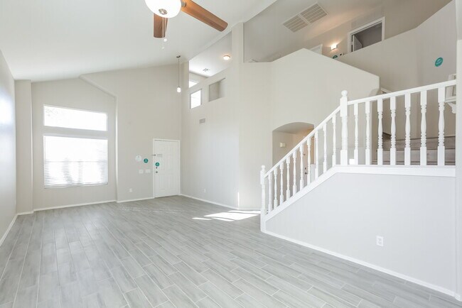 Foto del edificio - 13042 W Monterey Way