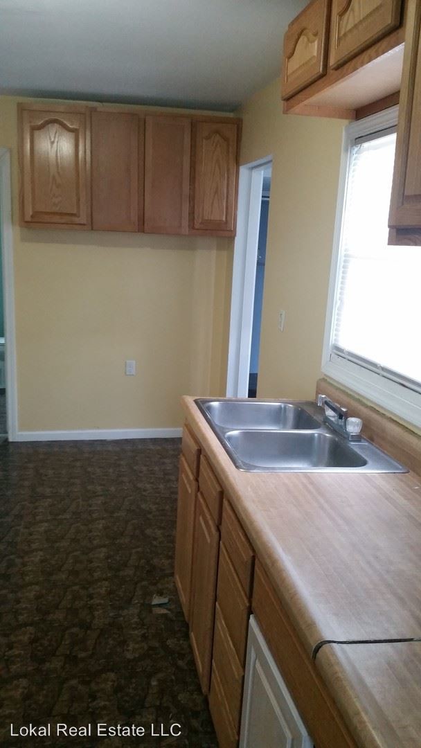 Building Photo - 3 br, 1 bath House - 13341 Wainfleet Ave