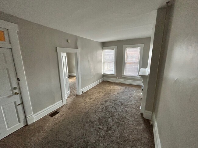 Foto del edificio - 255 W Hubbard Ave
