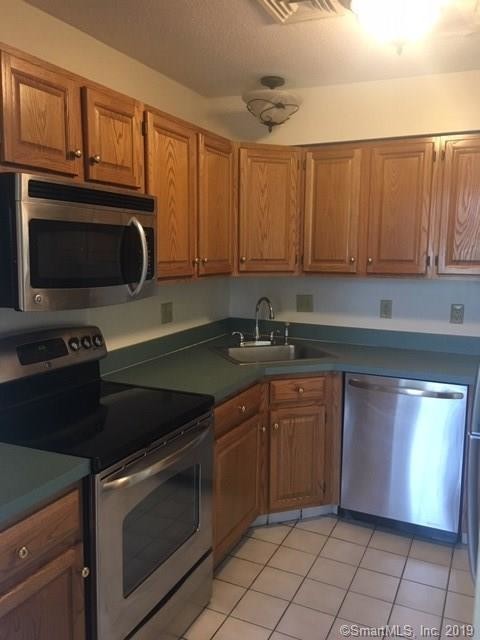 Foto del edificio - 368 Meridian St Ext