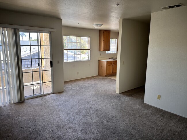Building Photo - 357 Roosevelt St