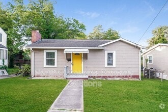Building Photo - 726 W 25 1/2 St