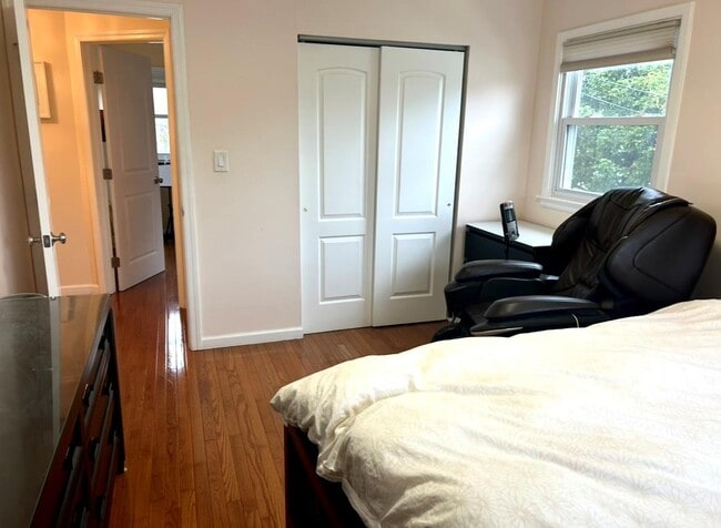 Building Photo - 1 Alderwood Ln