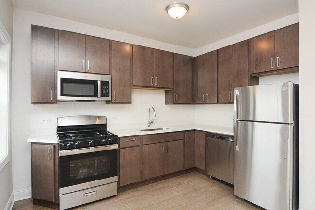 Foto del edificio - 3407 W Fullerton Ave