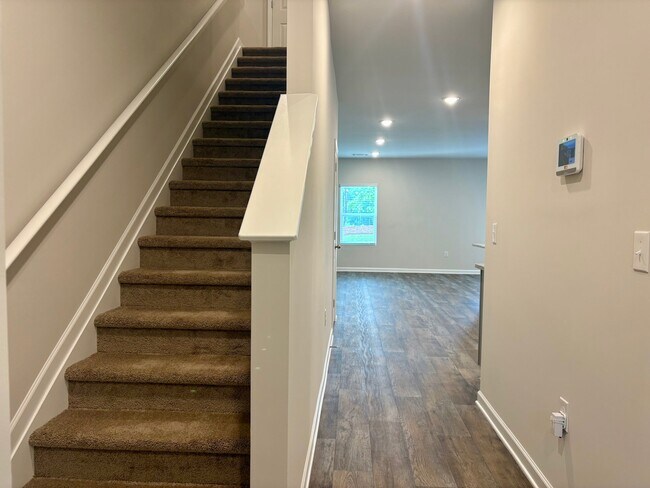 Foto del edificio - 5252 Magnolia Pl