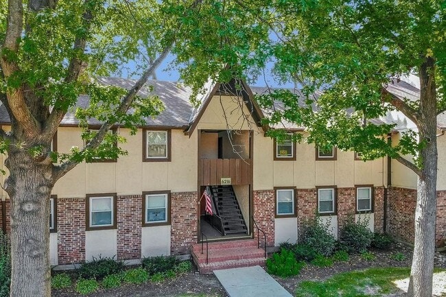 Building Photo - 6216 Robinson St