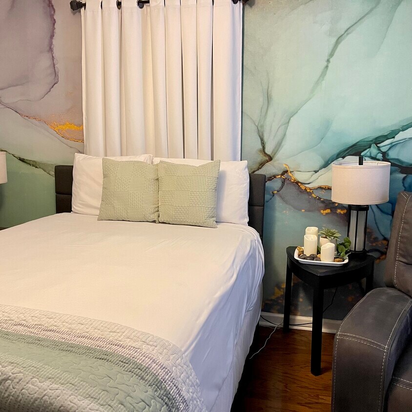 Get cozy and feel relaxed and welcomed in this serene and inviting space. - 2171 Weatherstone Cir SE