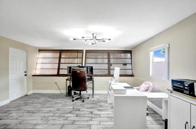 Foto del edificio - 2181 N 57th Ave