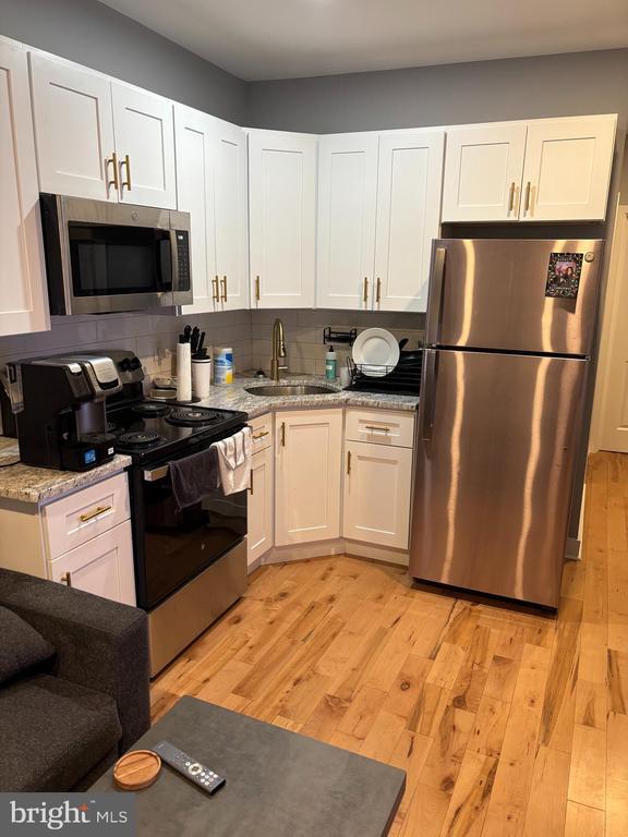 Building Photo - 1921 S Croskey St