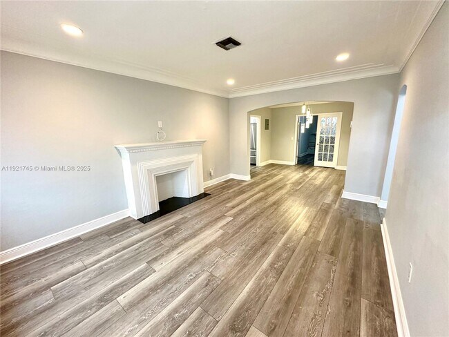 Foto del edificio - 367 NW 153rd St