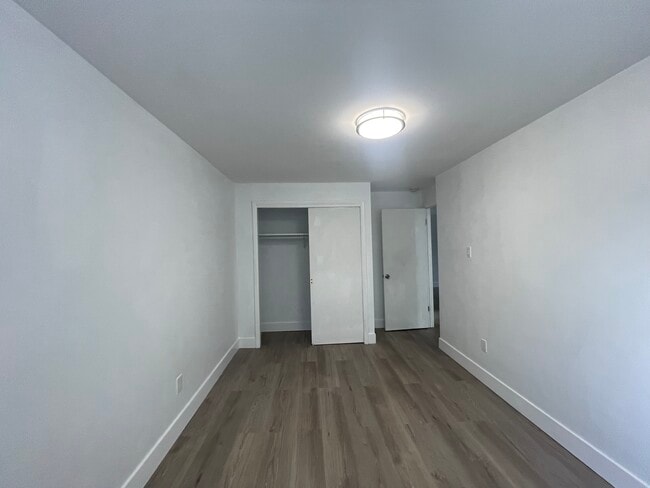 Foto del edificio - 6154 Riverdale Ave