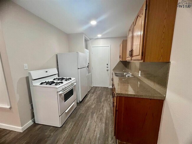 Foto del edificio - 4123 Faith Rd