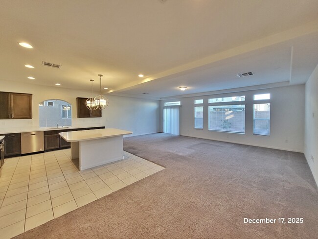 Building Photo - 5878 Aurora Gold Ave