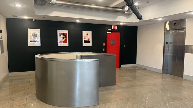 Building Photo - 5400 Memorial Dr