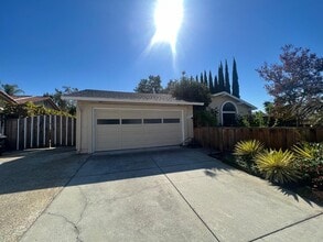 Building Photo - 2975 Fahrner Ct