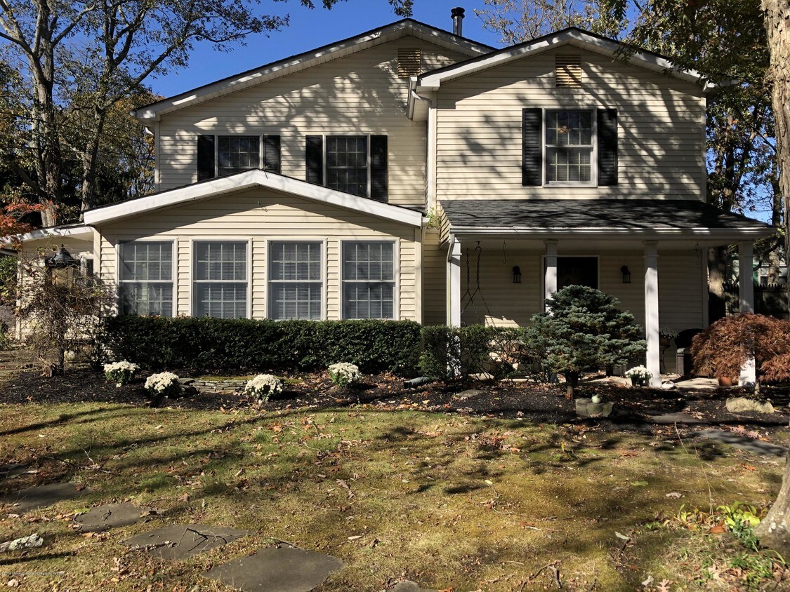 Foto principal - 221 Lakewood Rd